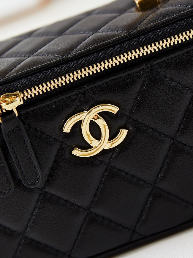 CHANEL MINI CLUTCH WITH CHAIN AP3820 black