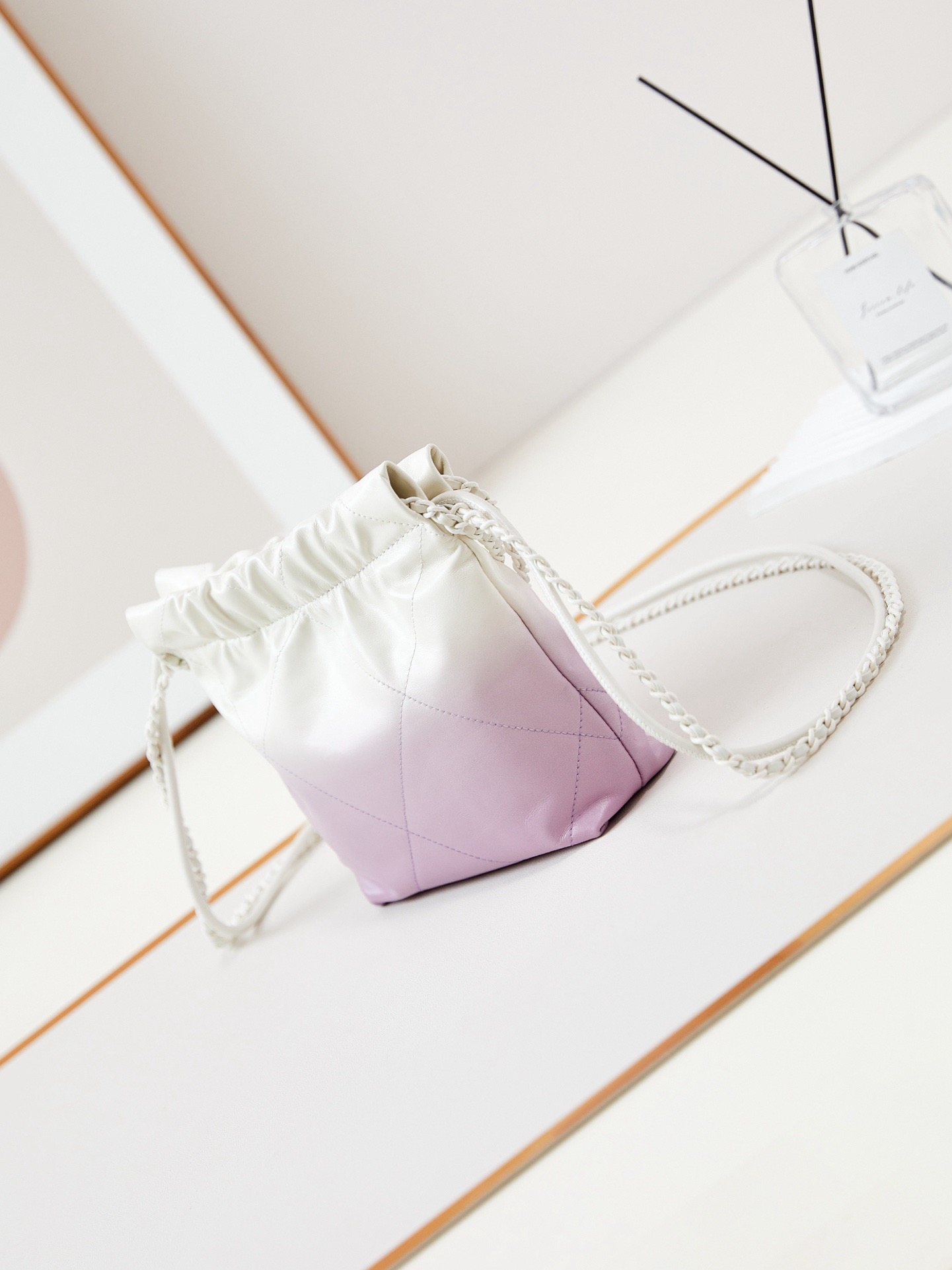 CHANEL 22 MINI HANDBAG AS3980 White & Light purple