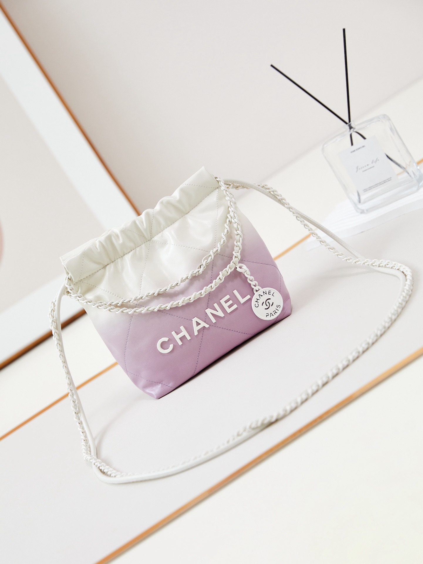 CHANEL 22 MINI HANDBAG AS3980 White & Light purple