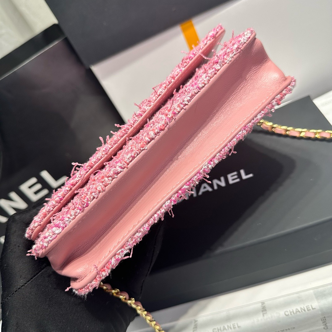 CHANEL CLASSIC WALLET ON CHAIN  AP0250 Pink & Ecru