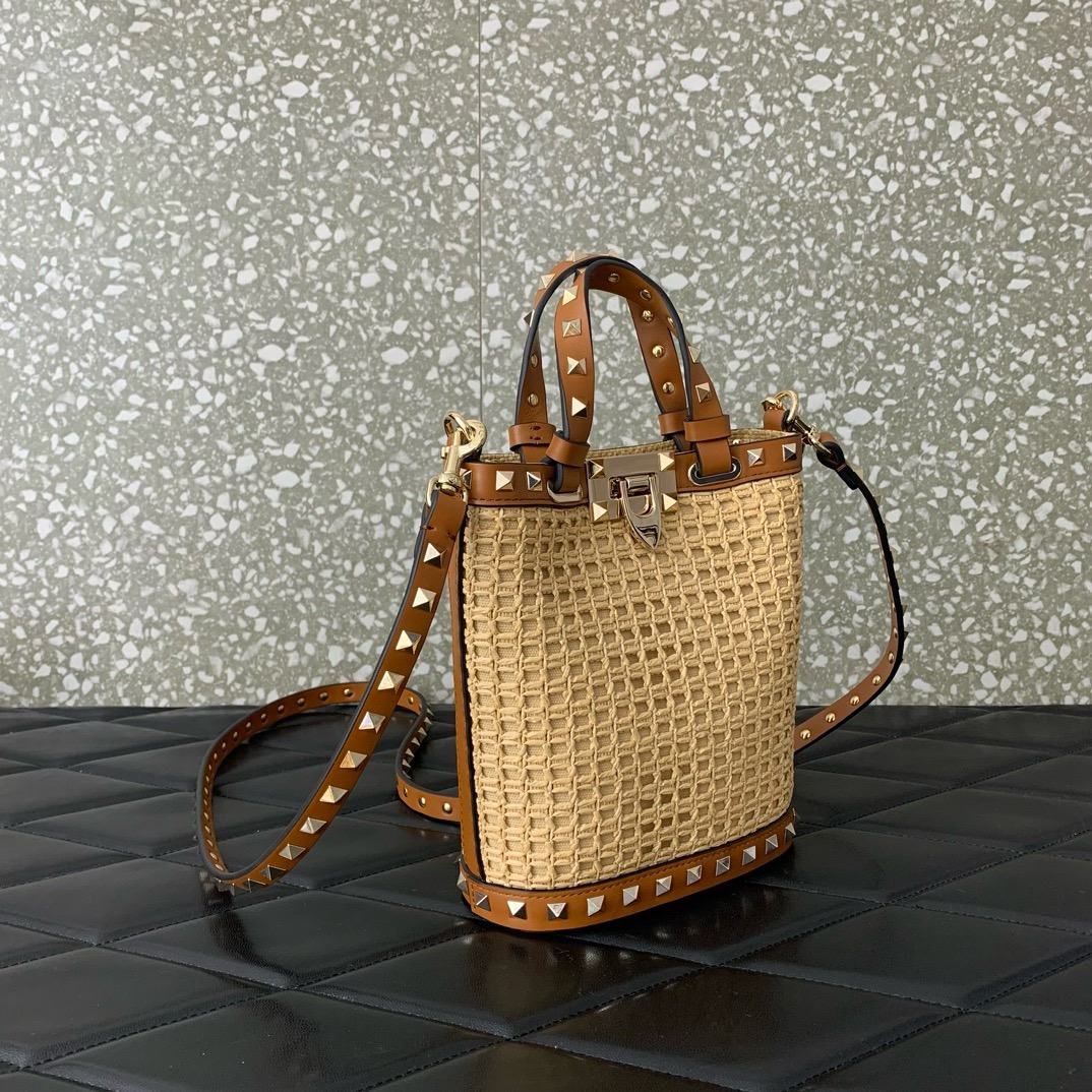 VALENTINO VLOGO SIGNATURE RAFFIA Shoulder Bag 0314 brown