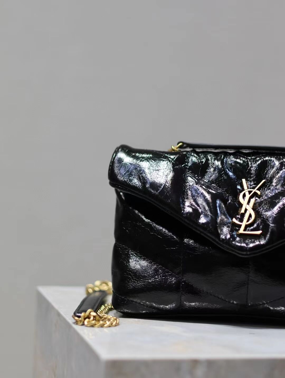 SAINT LAUREN PUFFER SMALL CHAIN BAG IN PATENT Y779223 BLACK