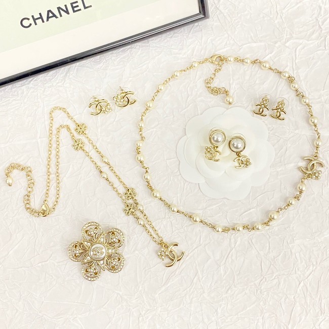 Chanel Earrings CE14456