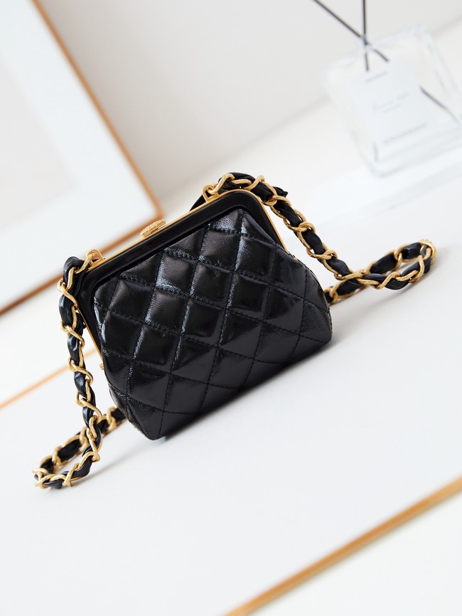 Chanel 24A CLUTCH WITH CHAIN AP4028 black