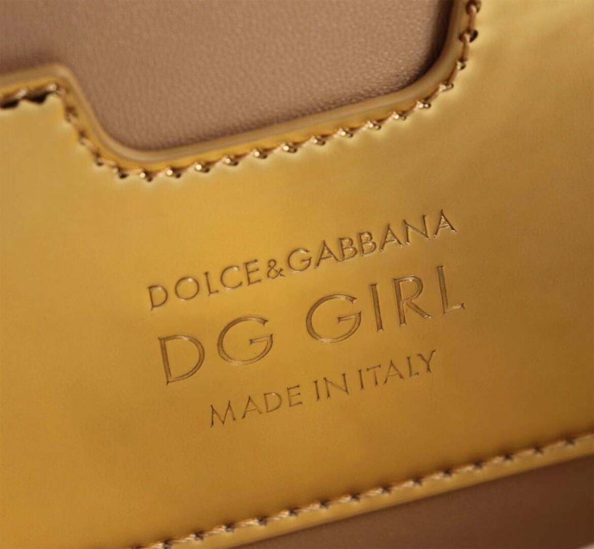 Dolce & Gabbana Patent leather Shoulder Bag G6504 gold