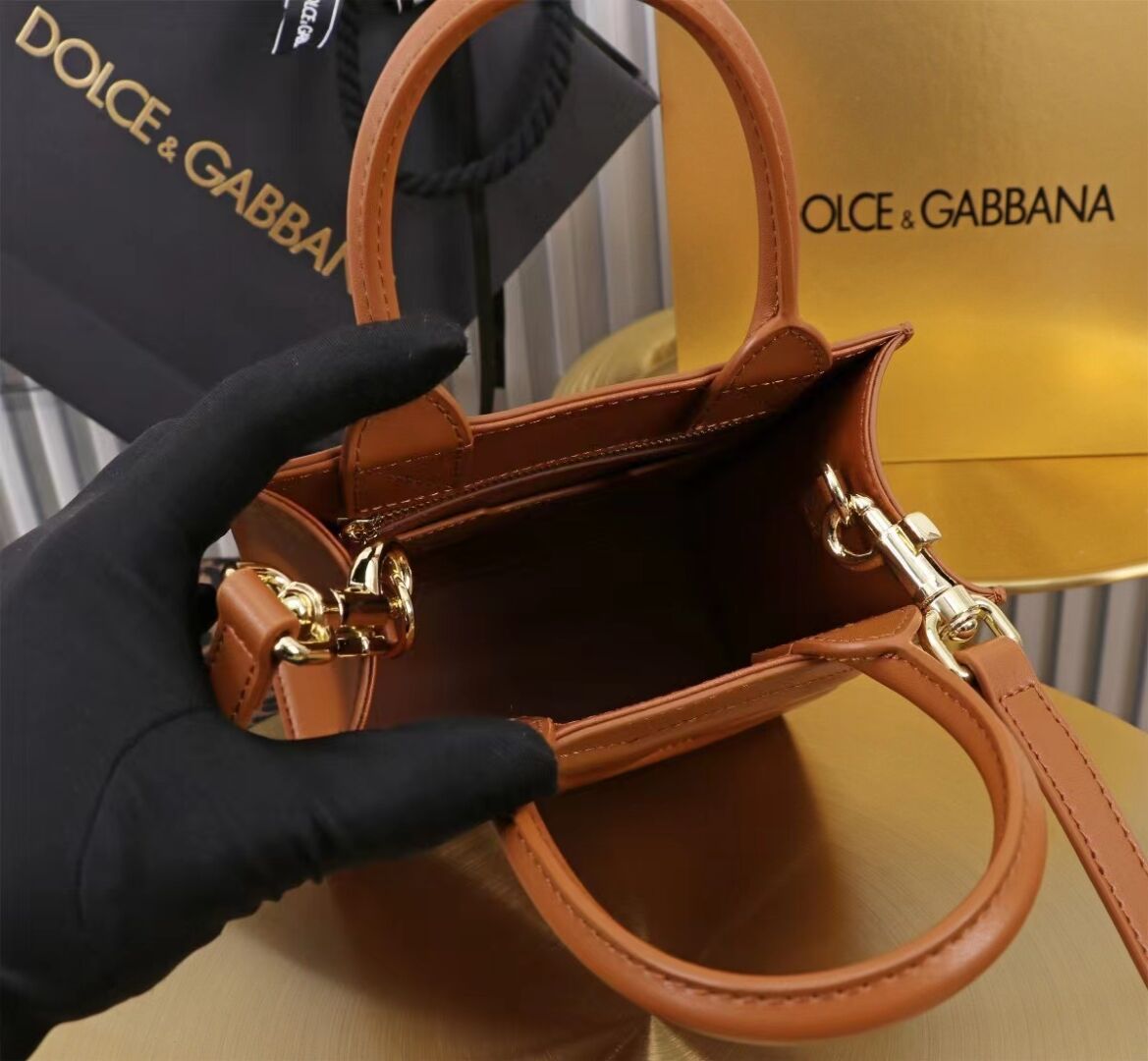 Dolce & Gabbana leather Shoulder Bag G6507 brown