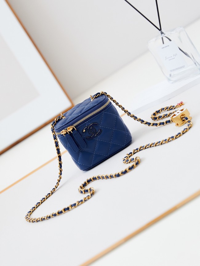 CHANEL CLUTCH WITH CHAIN AP3941 dark blue