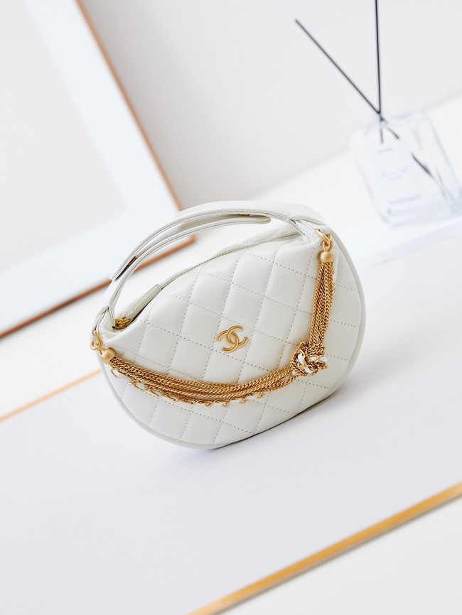 CHANEL POUCH AP4058 white