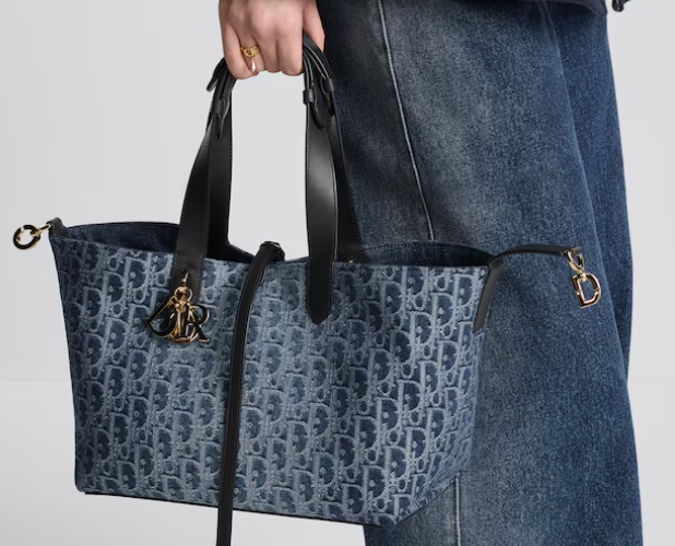 Medium Dior Toujours Bag Blue Denim Dior Oblique Jacquard M2821O