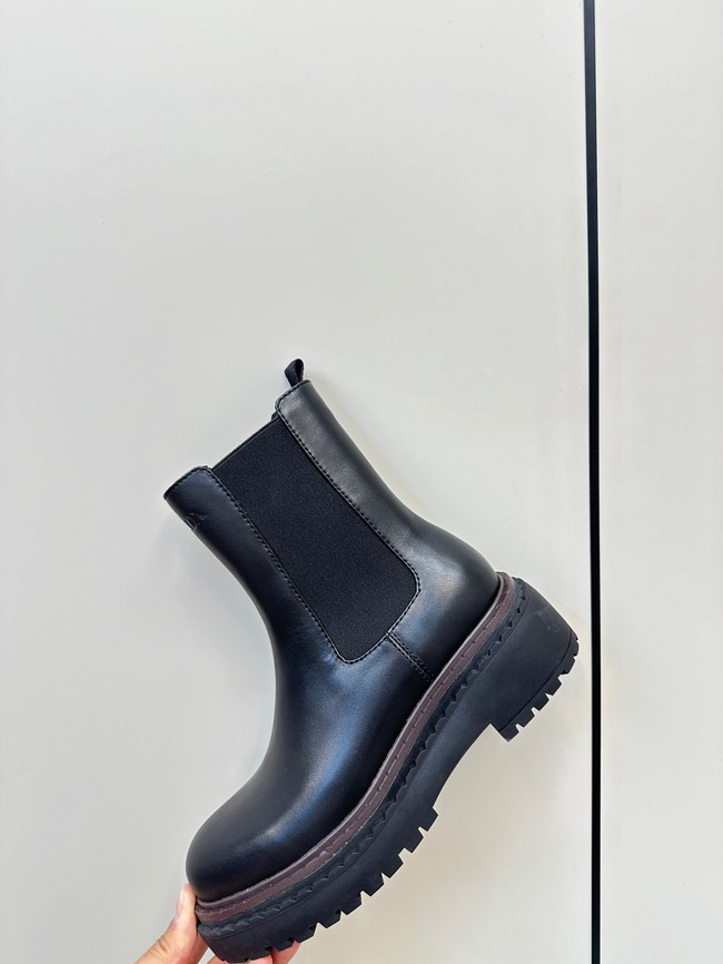 Prada Leather Chelsea boots 11287-1