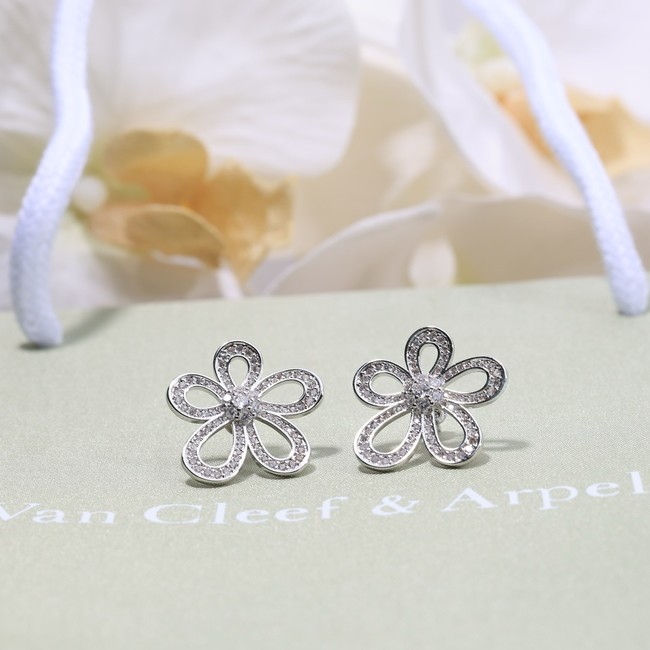 Van Cleef & Arpels Earrings CE15024