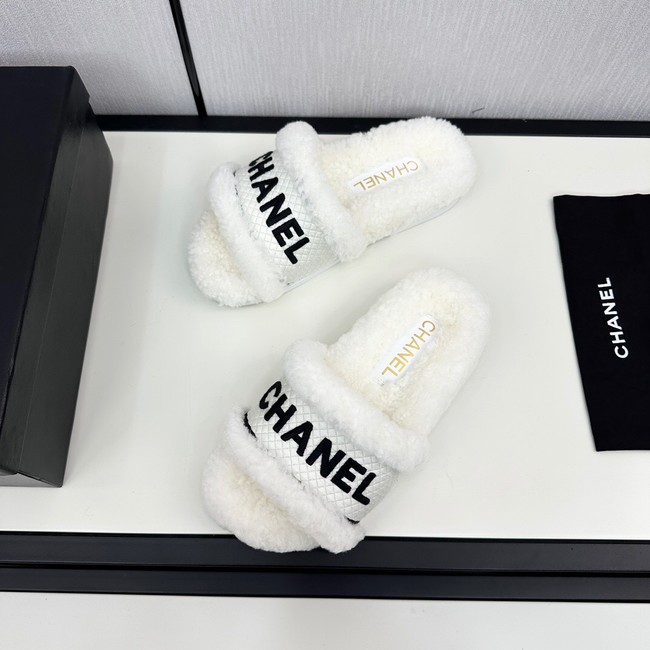 Chanel Slippers 55204-4