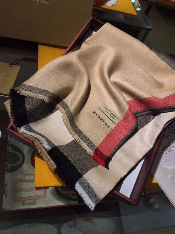 Burberry Scarf BBC00189