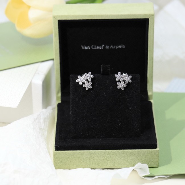 Van Cleef & Arpels Earrings CE15326