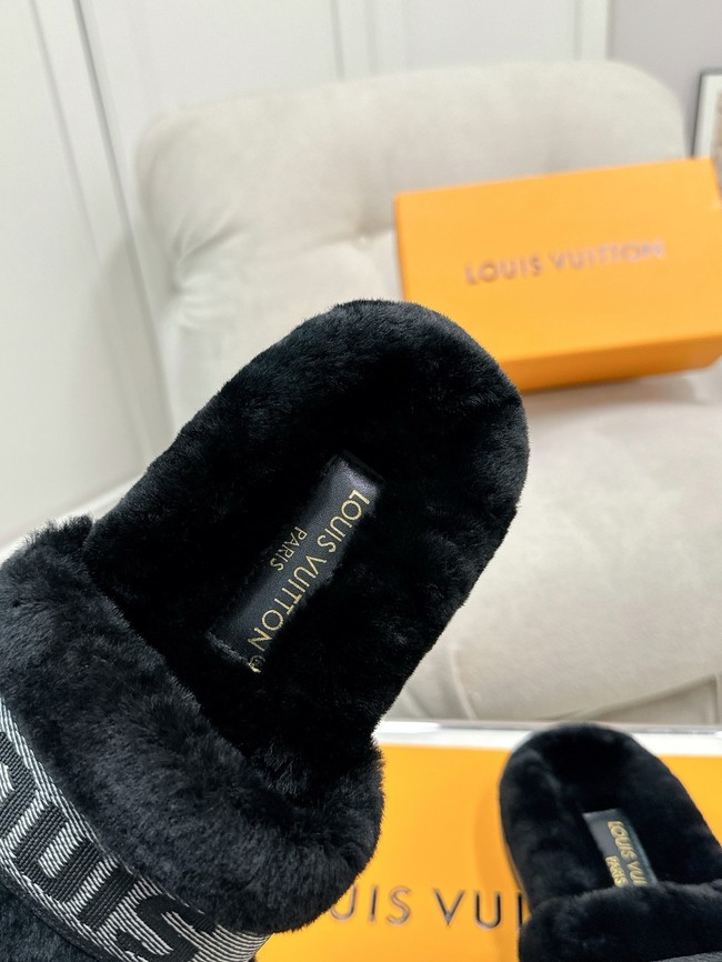 Louis Vuitton Slippers 55260-1