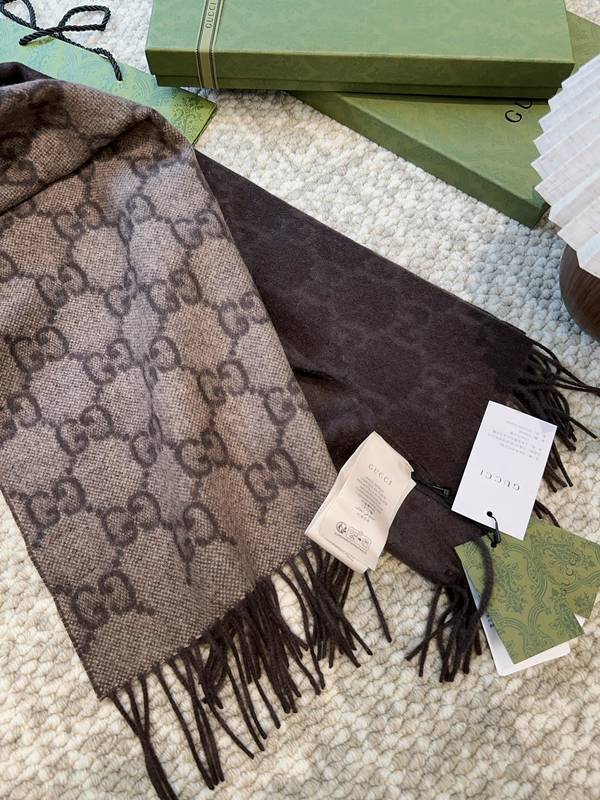 Gucci Scarf GUC00358