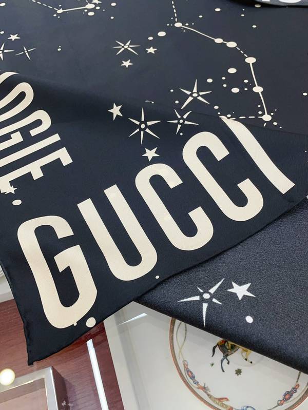 Gucci Scarf GUC00369