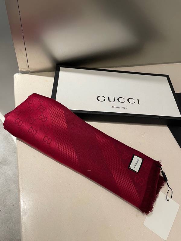 Gucci Scarf GUC00387