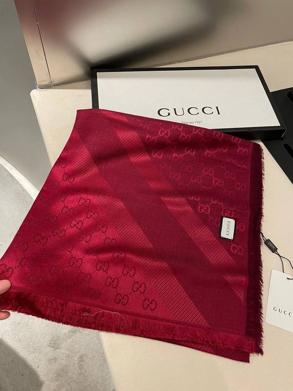 Gucci Scarf GUC00387