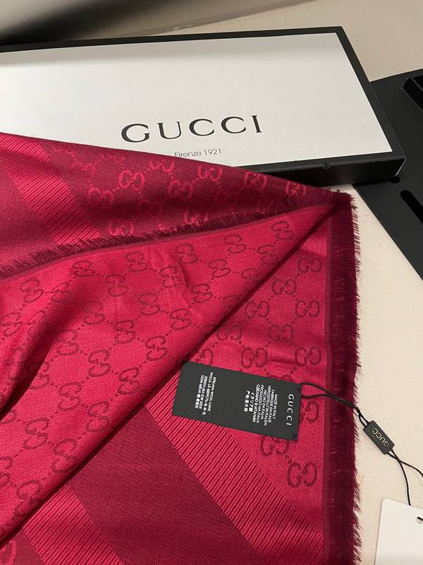 Gucci Scarf GUC00387