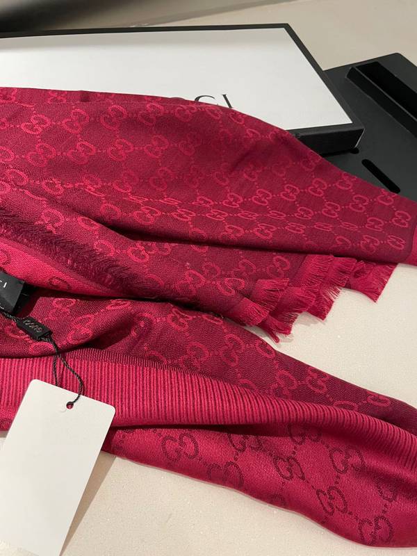 Gucci Scarf GUC00387