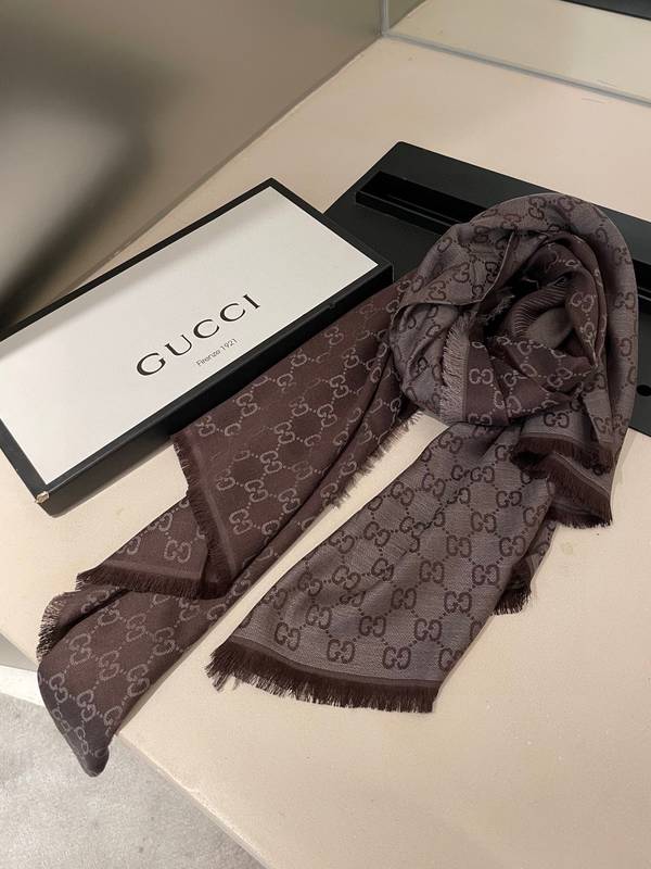 Gucci Scarf GUC00388