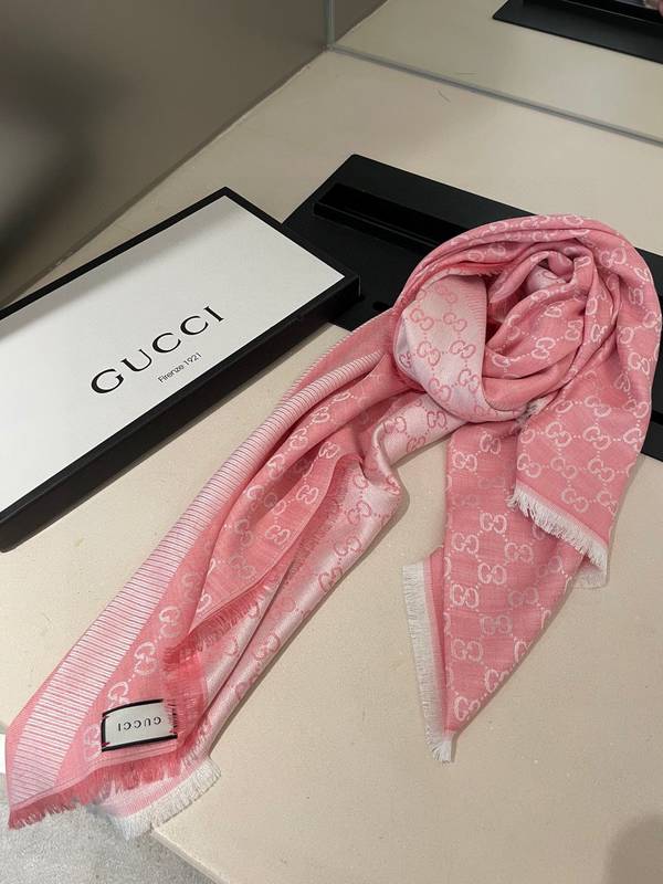 Gucci Scarf GUC00389