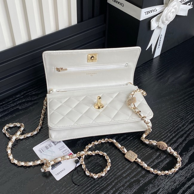 Chanel WALLET ON CHAIN AP4299 white