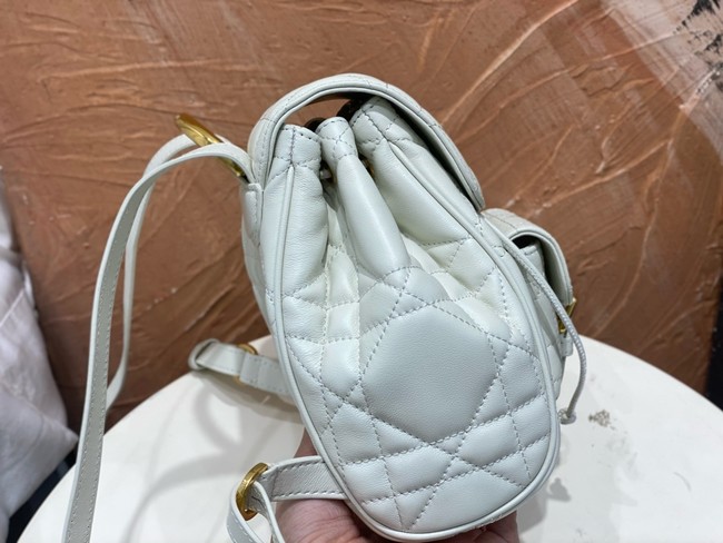 DIOR Medium Dior Caro Backpack M6302UN white