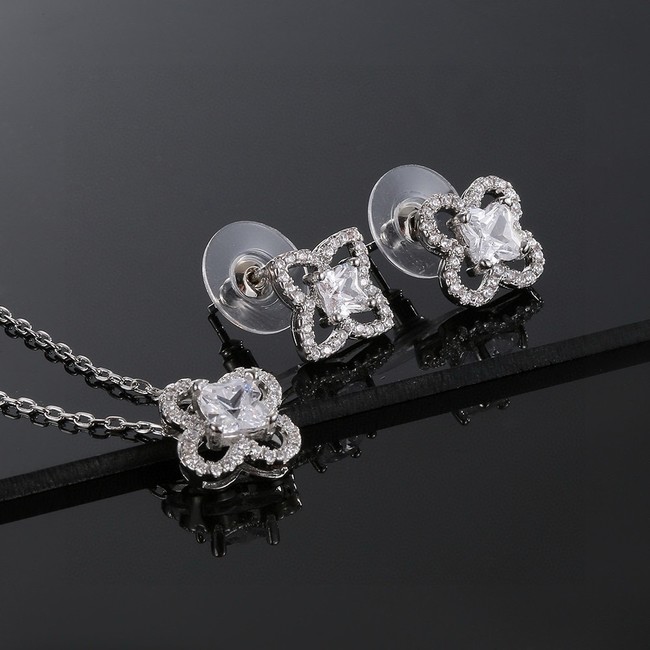 Louis Vuitton necklace& Earrings CE15570