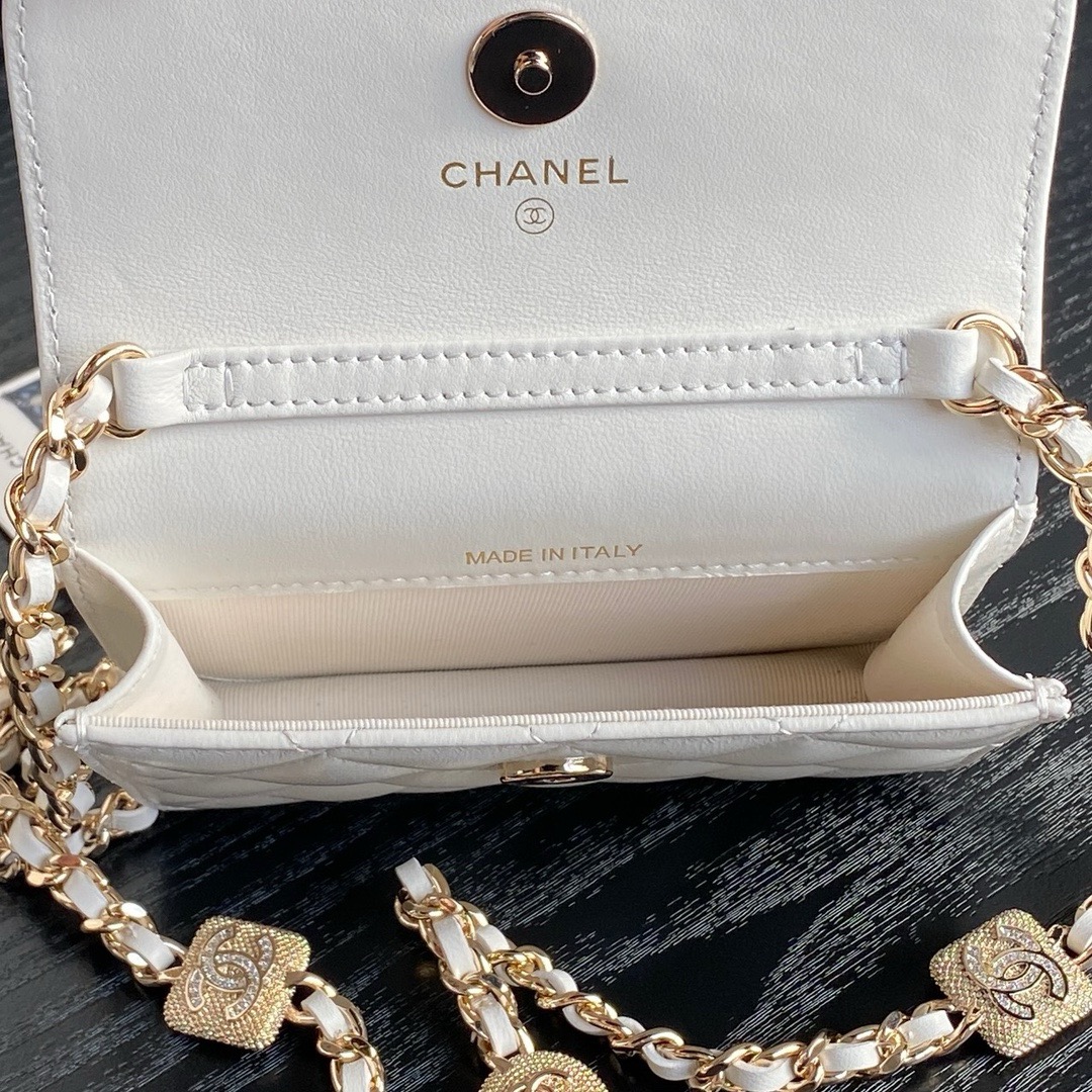 Chanel CLUTCH WITH CHAIN AP4315 white