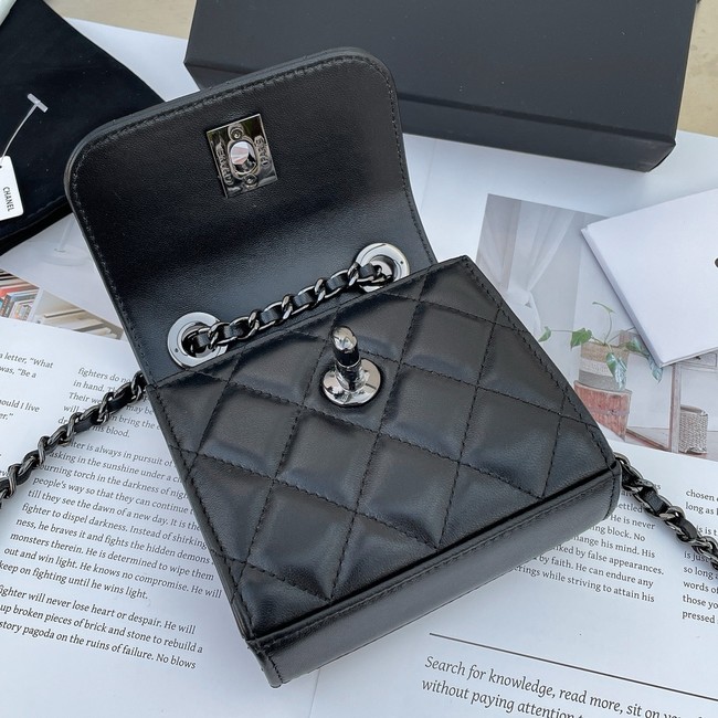 Chanel CLUTCH WITH CHAIN A81633 black