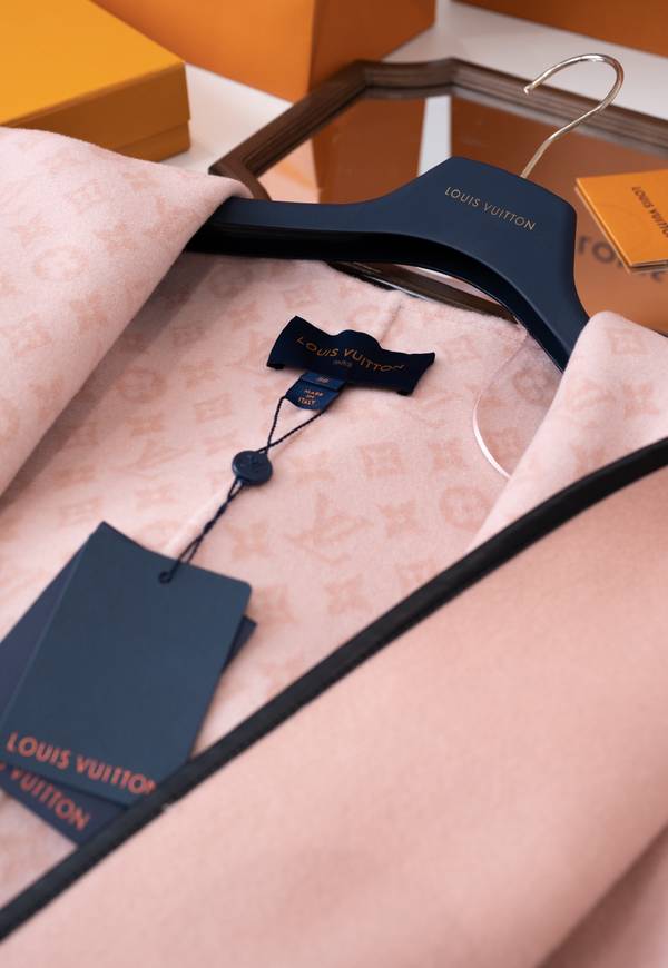 Louis Vuitton Top Quality Overcoat LVY00038