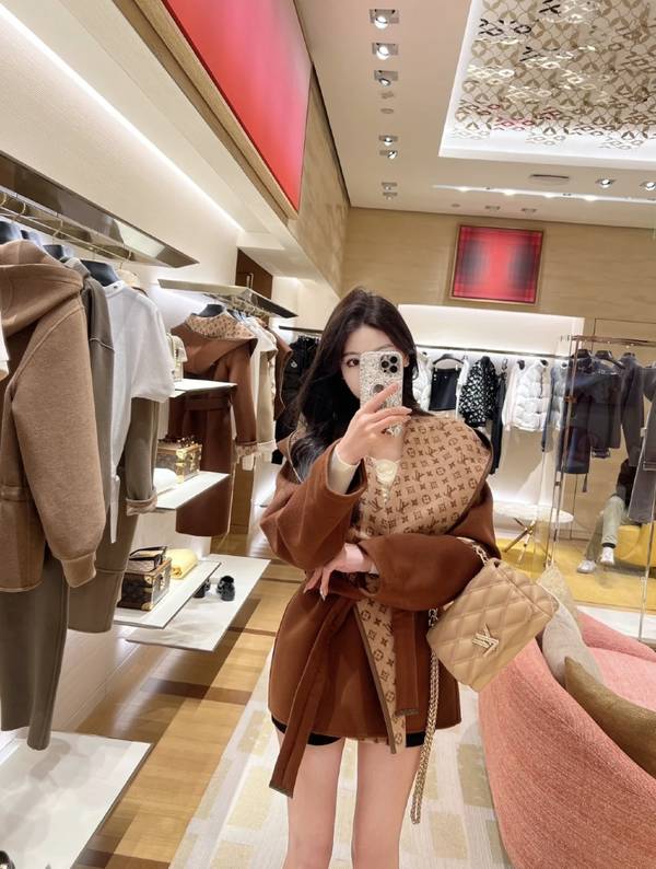 Louis Vuitton Top Quality Overcoat LVY00041