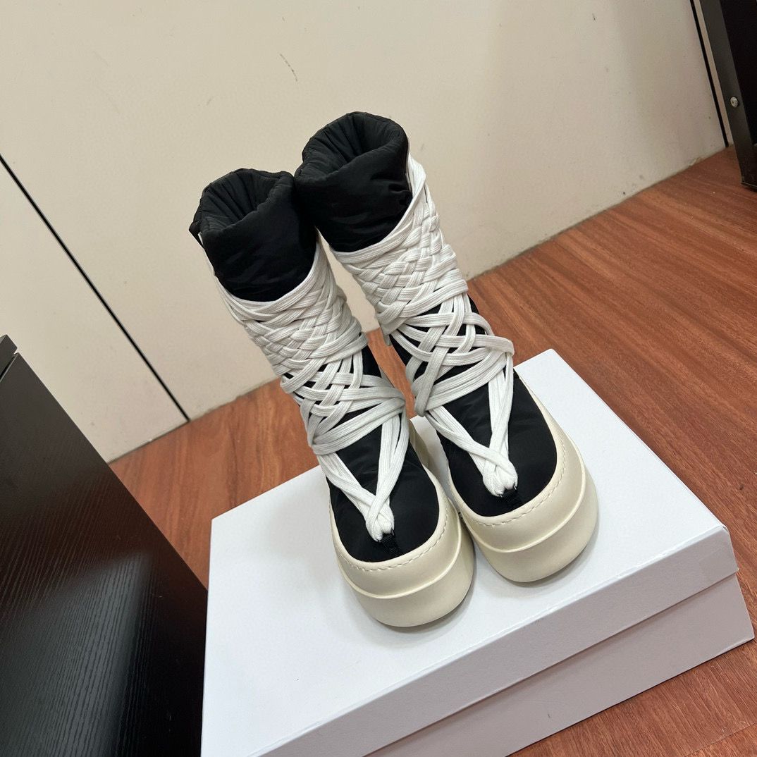 Moncler Mens Boots Shoes M1780 Black&white