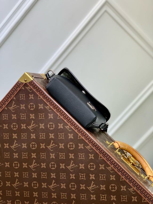 Louis Vuitton Pulse Wearable Wallet M12618