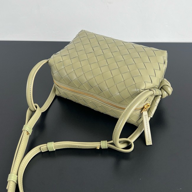 Bottega Veneta Loop Top Handle 796615 green