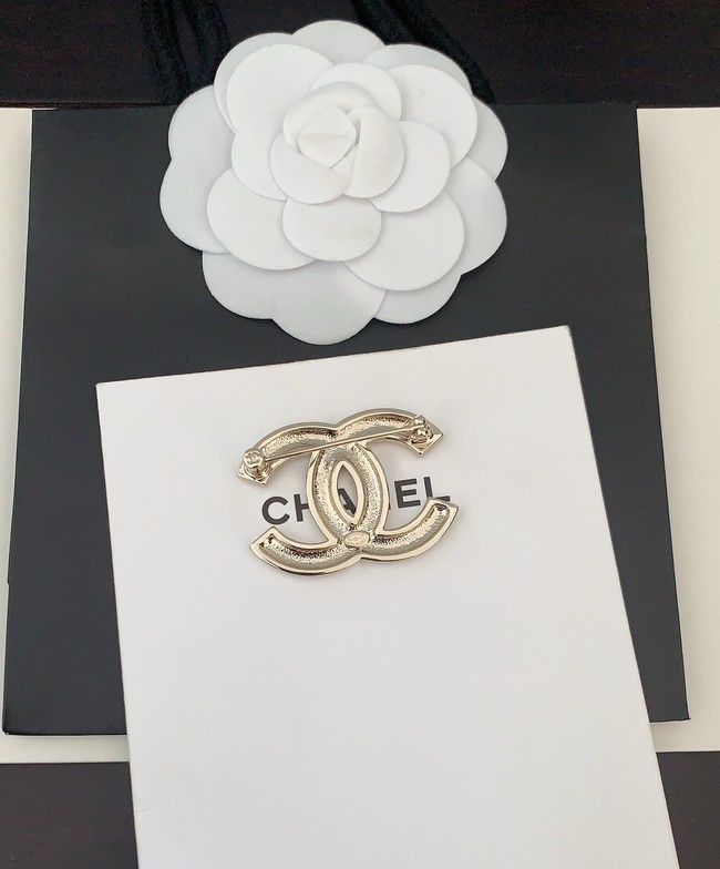 Chanel brooch CE15905