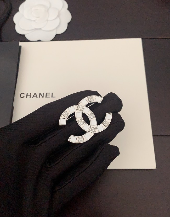 Chanel brooch CE15906