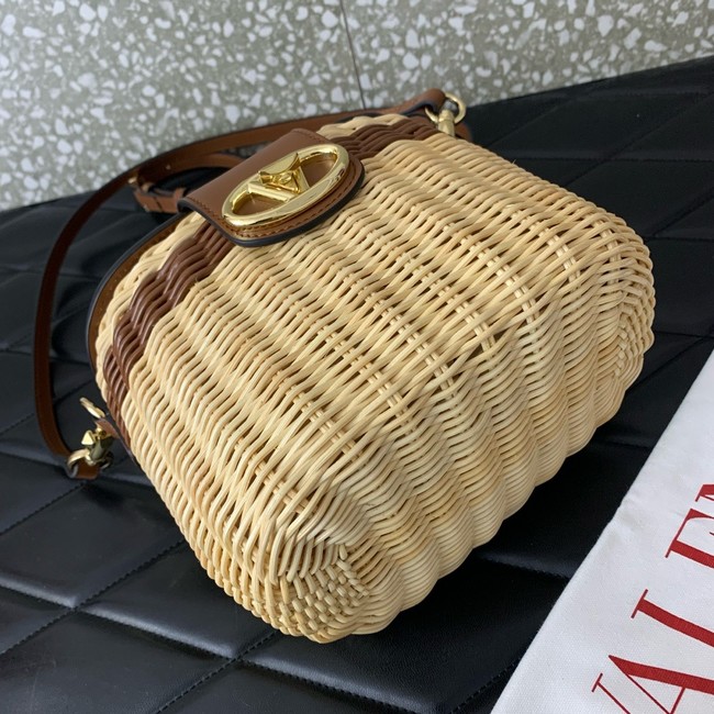 VALENTINO VLOGO SIGNATURE RAFFIA Shoulder Bag 5066 brown