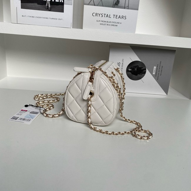 CHANEL CLUTCH WITH CHAIN AP4474 White