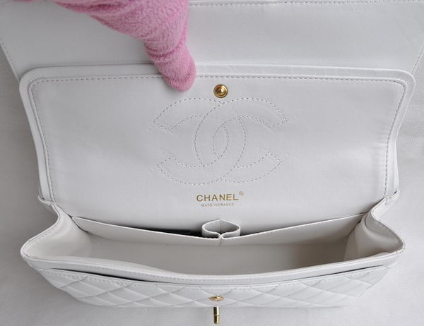 Chanel Classic 2.55 Series White Lambskin Golden Chain Quilted Flap Bag 1113